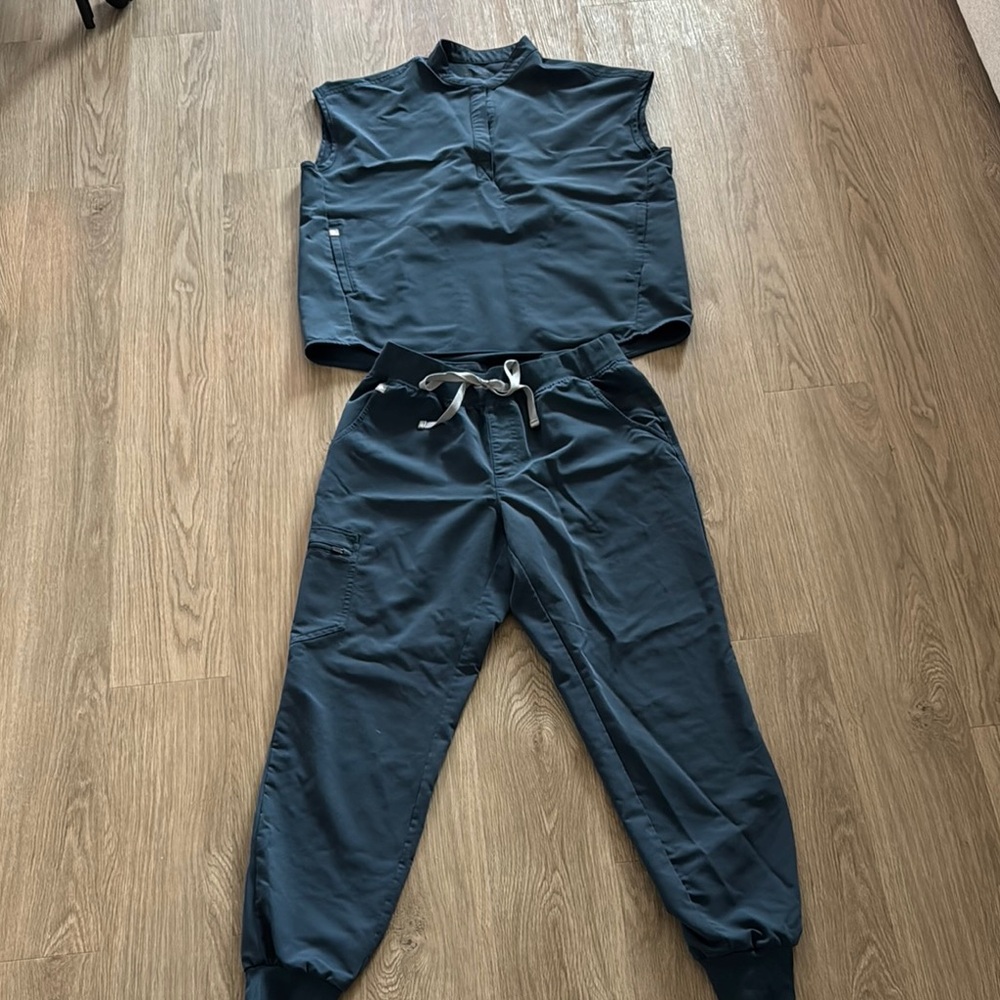 Figs Women's Scrub Set in Dark Blue